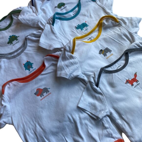 3/$15 Bundle | Days of the Week Onsie Bundle Set S/7 - Picture 3 of 5